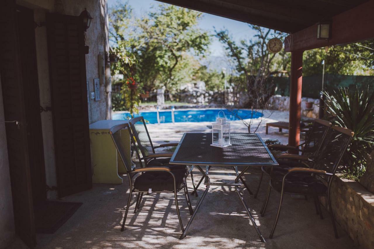 Cosy Getaway Villa Gostinjac Luaran gambar